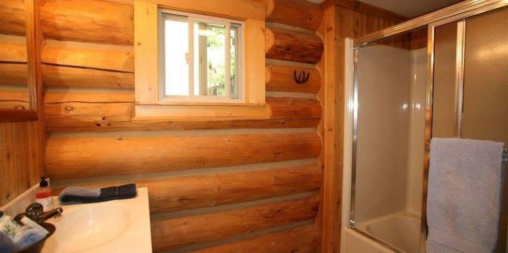 Western Pleasure Guest Ranch Sandpoint Buitenkant foto